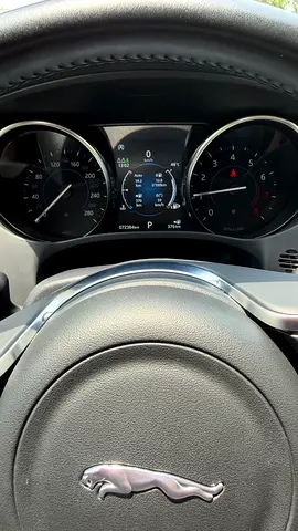 صورة مصغرة 7 لـ 2020 Jaguar F-PACE