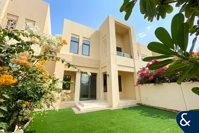 Single Row | Vacant October | Landscaped