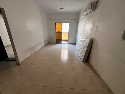 الروضه 3 قريب من شارع الشيخ عمار ببلكونه اطلاله ممتازه موقع متميز بسعر مناسب