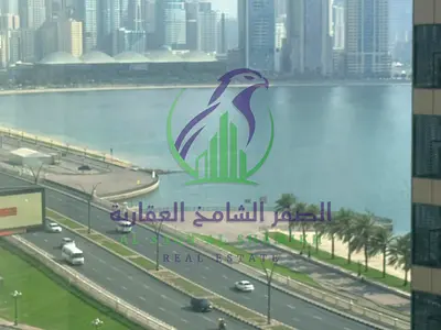 للإيجار السنوي شقة فاخرة تضم 3 غرف وصالة بإطلالة بحرية ساحرة تشطيب راقٍ مساحات واسعة مناسبة للعائلات الباحثة عن الفخامة والراحة في موقع مميز