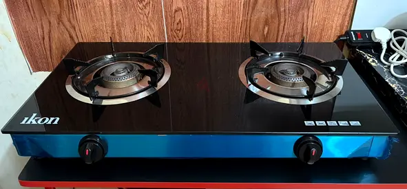 3-Month-Old Gas Stove – Excellent Condition | Under Warranty
