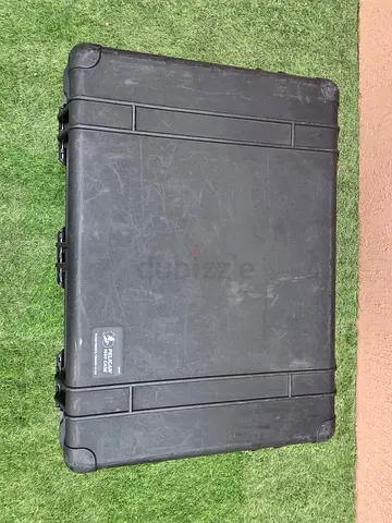 GENUINE PELICAN CASE Made in USA Large Hard Protective Pelican-style Gear Case for Cameras/Equipment