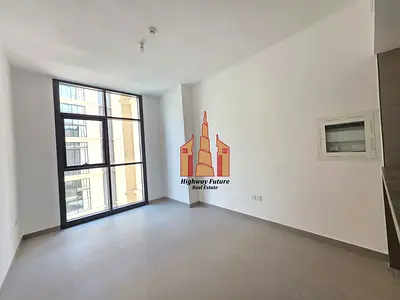 Spacious 1BHK With 2 Washrooms // PRIME LOCATION// Hot Offer