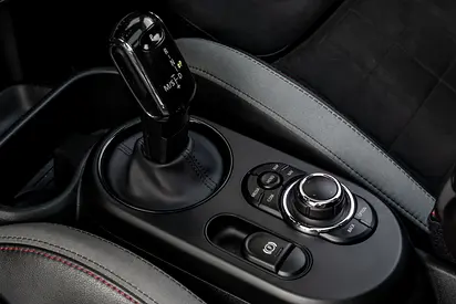 صورة 10 لـ 2024 MINI COOPER
