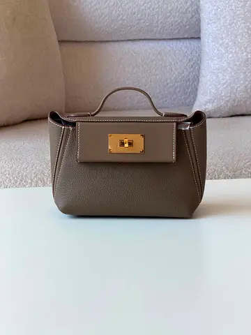 Hermes Bag Size  22cm With packaging