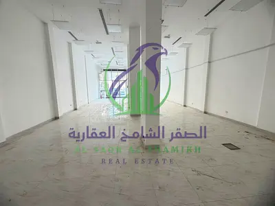 محل تجاري للإيجار بالصناعية 15 بمساحة 1650 قدم على شارع رئيسي مع مكتب ومطبخ وحمام وشهرين مجاناً