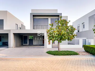 5 Bedrooms | Corner Villa | Vacant Now