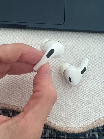 Apple AirPods Pro 1st Generation – Original – Working Perfectly