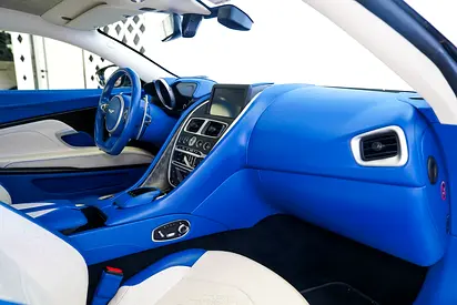 2019 Aston Martin DBS 照片 13