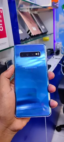 SAMSUNG S10 ,, 8 GB RAM,, 128 GB STORAGE,, TRA UAE VERSION
