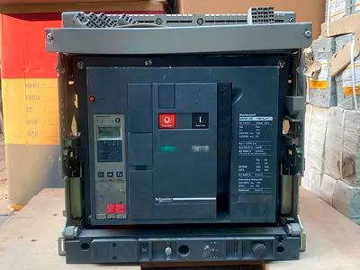 Schneider Air Circuit Breaker - Industrial 3P 800A ACB