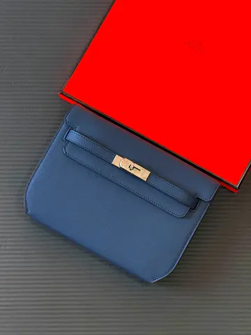 Hermess Blue leather shoulder bag with box