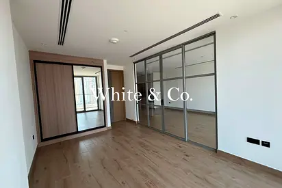 Unfurnished |Close to exit |Top Amenities