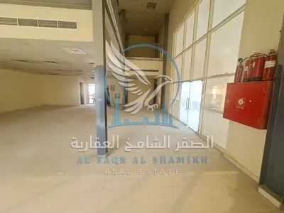 شبرة ومعرض للإيجار في الصناعية 12 الشارقة مساحة 3500 قدم تكييف مركزي كهرباء 30kW