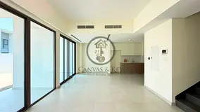 READY TO MOVE | PRIME LOCATION | SPACIOUS LAYOUT