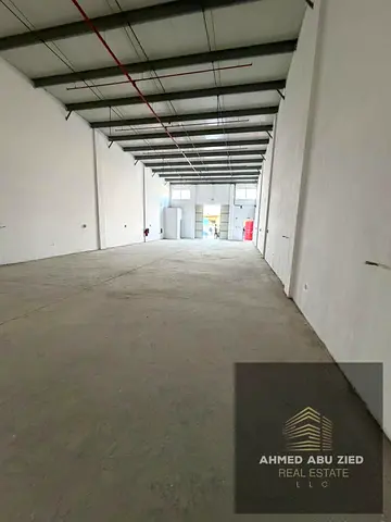 فرصه خياليه / مستودع مساحه كبيره / شهر مجاني / كفاءه كهربيه عاليه / يصلح لجميع الانشطه / لوكيشن مميز جدا لسهوله النقل والشحن / تسهيلات في الدفعات
