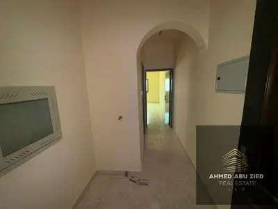 أستديو للإيجار السنوي الروضة 2 عجمان بـ 20,000 درهم | مقابل إفري دي مول وسداد على 4 أو 6 دفعات وتأمين شيك لا يصرف وتكييف مركزي سهل الوصول لدبي الشارقه