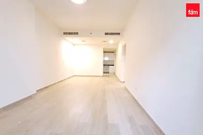 High floor | Spacious Layout | Prime location