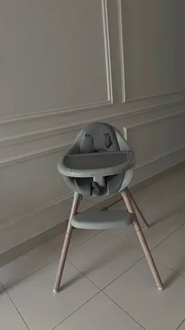 Gray modern baby high chair with removable tray — good condition