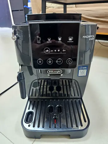 De’Longhi Magnifica Start Coffee Machine – Almost New, 1 Month Used