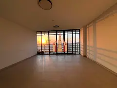 Luxurious 3bhk with maid room ready to move hot offer
