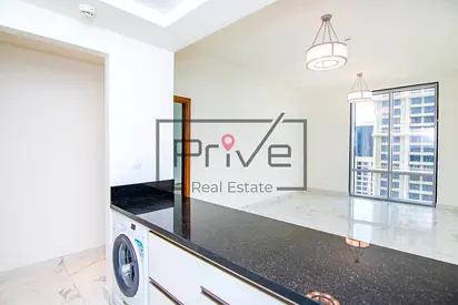 Corner Unit | Spacious 1BR | High Floor | Vacant