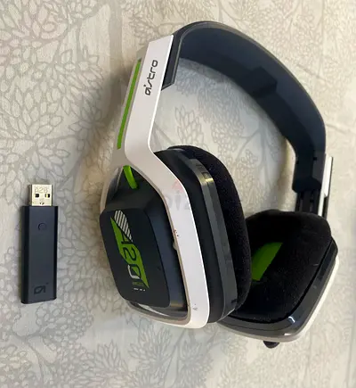 ASTRO A20 Gen 2 Wireless Gaming Headset – White/Green – Compatible with Xbox, PC & Mac