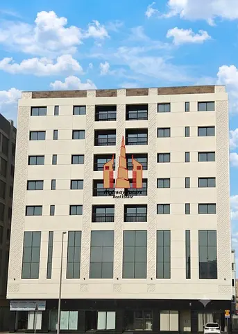 SHOP FOR RENT ON PRIME LOCATION IN NEW BUILDING 540 sqfts