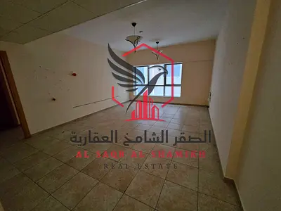 غرفه وصاله في المجاز2 تكييف مجاني مع باركن وجيم ومسبح مجاني موقع مميز وحيوي قريب من كل الخدمات وقريب من مخرج دبي