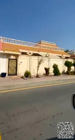 فيلتين شعبي للبيع/موقع استراتيجي /بسعر لقطه/مكان مميز و مطلوب في السوق مقارنة بالسعر المميز