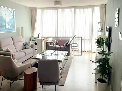 Upgraded I High Floor I Vacant on Transfer