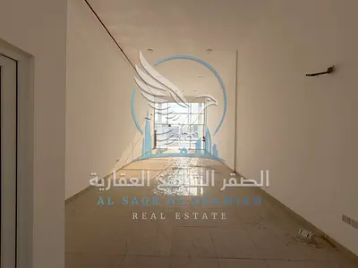محلات تجارية جديدة للإيجار في الصناعية 12 على الشارع الرئيسي