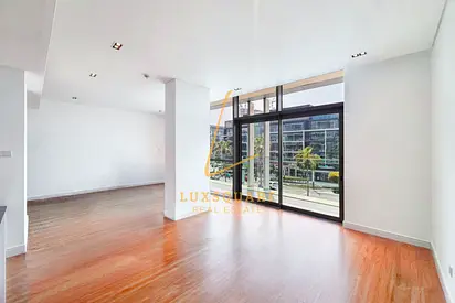 Boulevard View | Spacious Layout | Bright 2 Bed+M