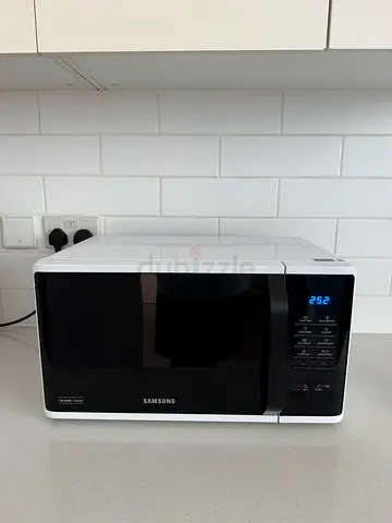Samsung Compact Microwave - Excellent Condition