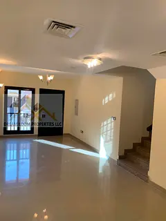 READY TO MOVE IN / CLOSED KITCHEN / PRIME LOCATION