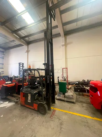 Electric Forklift