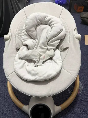 Babymoov/Mamaroo-style Baby Swing/Rocker - Light Grey, Good Condition
