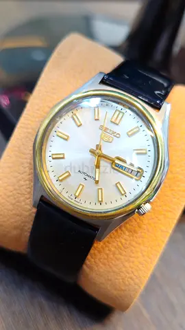 Vintage 1970s Seiko 5 Automatic 7009 caliber 17-jewels japan made watch for Men's (Used)NO BOX NO PA