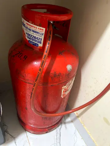 Used Red LPG Gas Cylinder – Single Cylinder, Good Condition