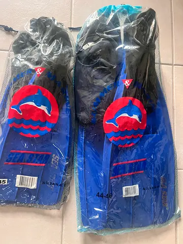 Adult Swim Fins / Flippers (Blue) - Perfect brand new condition