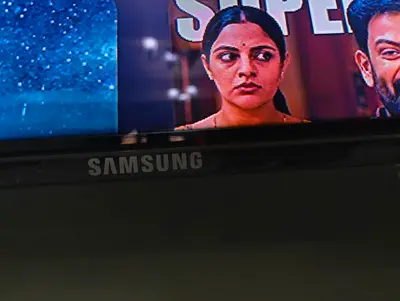 The Samsung UA46D7000LRXZN is a 46-inch Series 7 Full HD 3D LED - with heavy duty wall mount