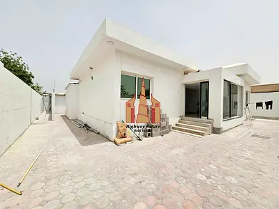 Villa for staff 3 Villas, + 3bhk Hall,Majlis + 2Bhk + 2Bhk owner name sewa