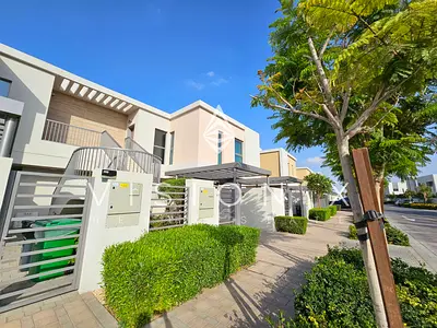 Perfect Family Home | Large Townhouse | Quiet Neighborhood