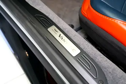 2019 Aston Martin VANTAGE — миниатюра 7