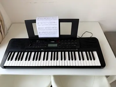 Yamaha Psr-E273 Keyboard