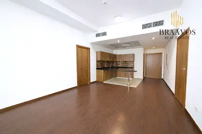 SPACIOUS | VACANT | MID FLOOR