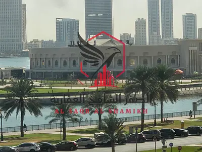 اجمل غرفتين وصالة بمساحة واسعة و اطلالة بانورامية مفتوحة جميع الغرف ماستر بموقع مميز بالقرب من مسرح المجاز