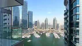 Luxury Stay 1BR, Waterfront in Marina LIV Tower