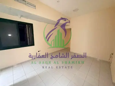 شقة واسعة مكونة من غرفة نوم واحدة للإيجار مع بلكون وتقع في موقع متميز بالقرب من مخرج دبي وقريبة من الخدمات اليومية