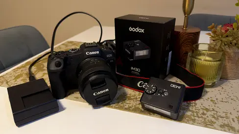Canon R8
